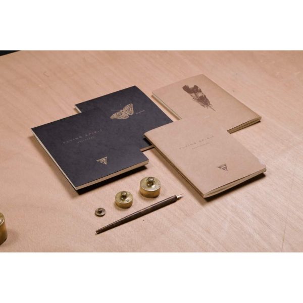 Flying Spirit carnet cousu 50F A6 90g
